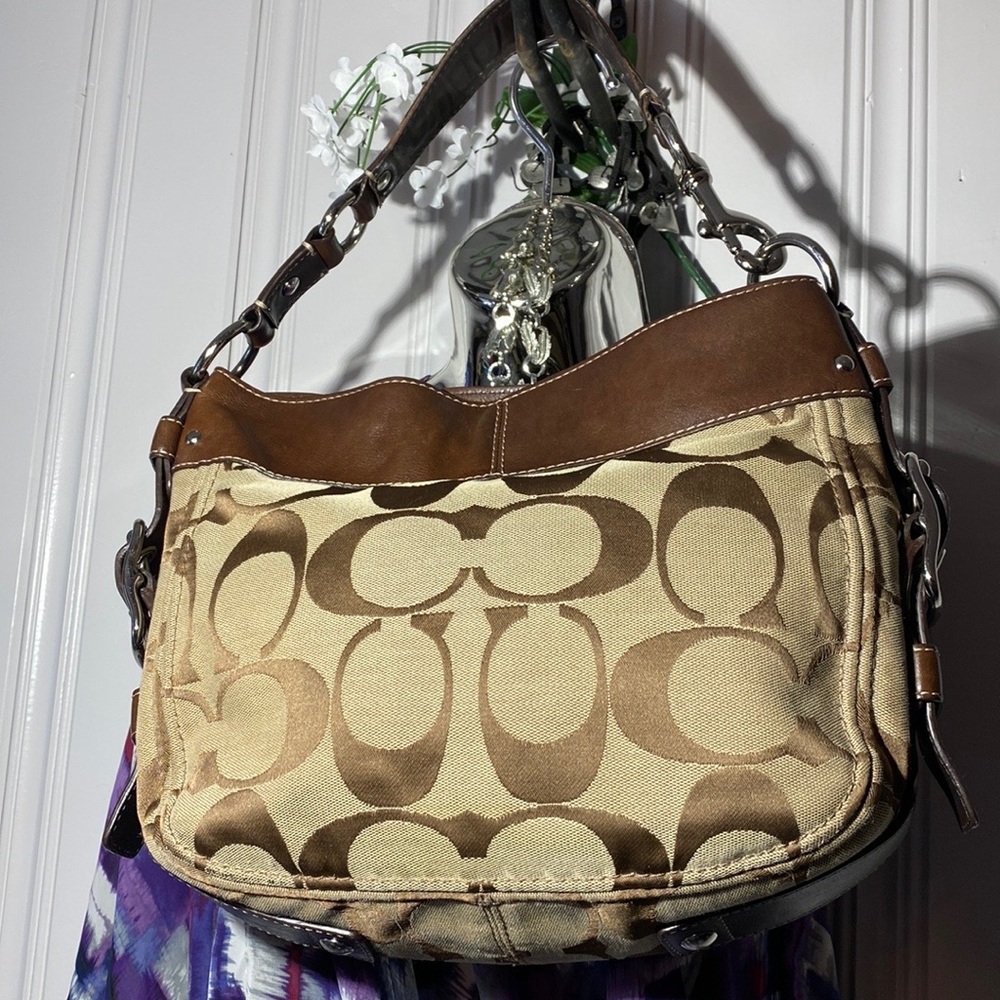 Vintage Pristine Coach Leather Monogram Silver/Chrome zipper buckles Beaut - Picture 3 of 16